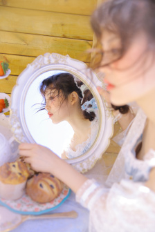 迈开腿让我看一下你的草莓